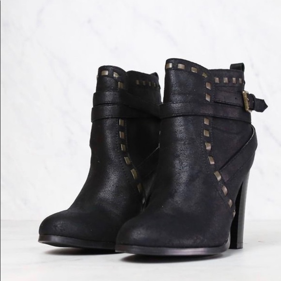 Boots - Picture 2 of 4